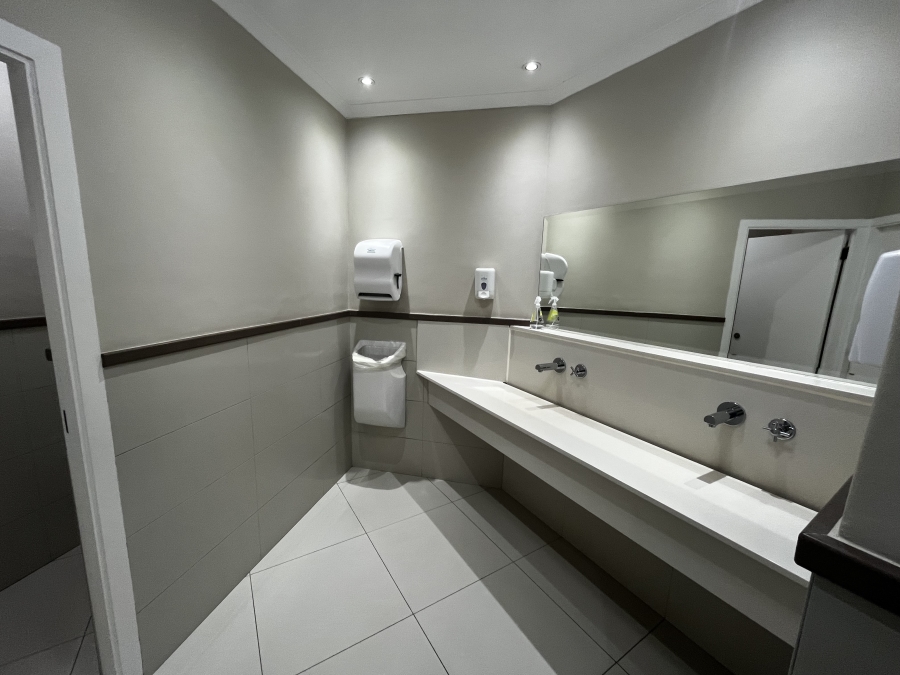 To Let commercial Property for Rent in Rosenpark Western Cape